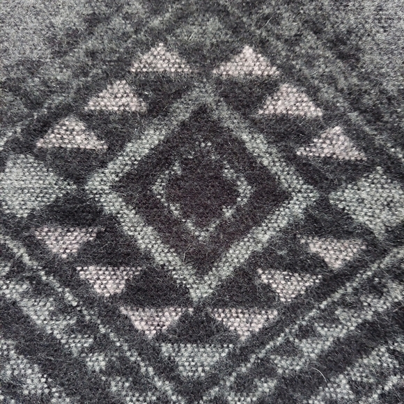 Steve Madden OSFM Long Neck Poncho-Type Sweater Cover-up - Picture 8 of 15